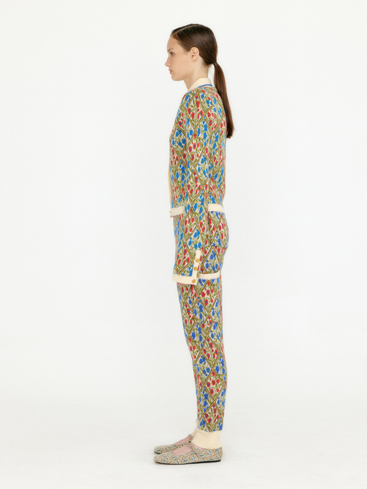 Eenk Vemi Floral Pattern Knit Jogger Pants - Ivory/Blue/Red Multi