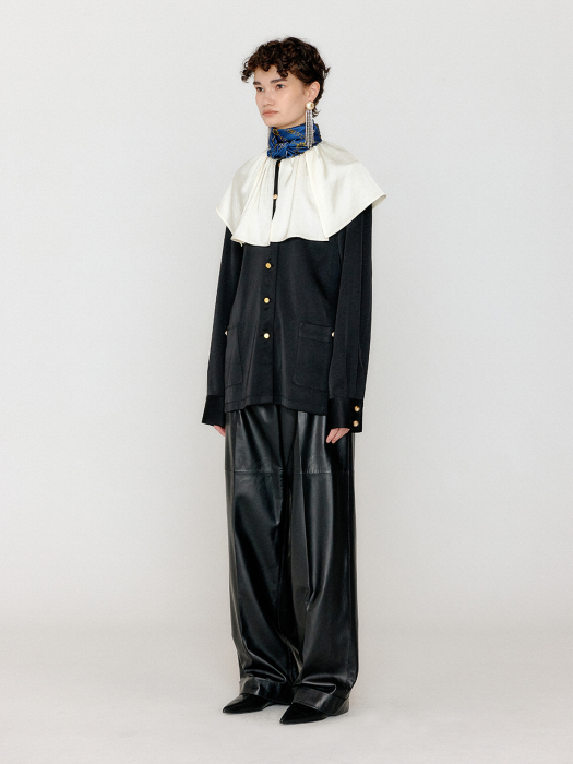 [EENK] Valerie Big Collared Blouse - Black/Ivory