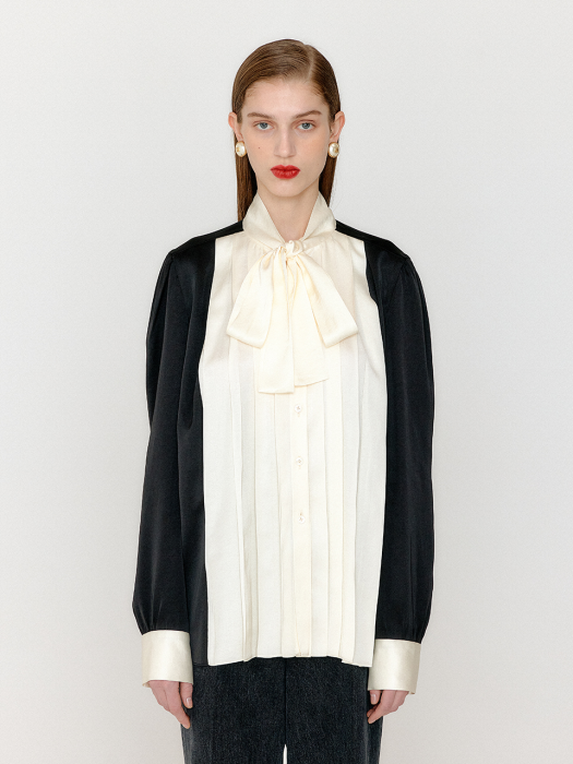 Eenk Vleat Tie-Neck Pleated Blouse - Black/Ivory