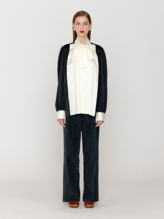 Eenk Vleat Tie-Neck Pleated Blouse - Black/Ivory