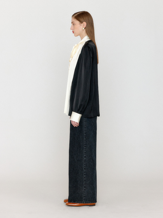 Eenk Vleat Tie-Neck Pleated Blouse - Black/Ivory