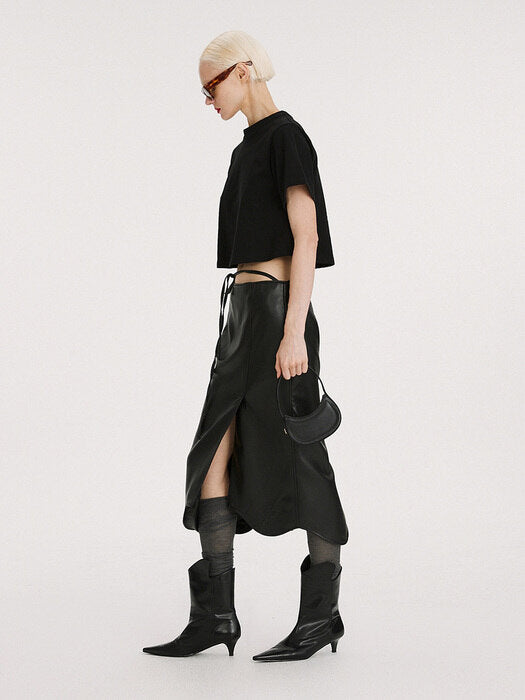 [recto] FAUX LEATHER SIGNATURE DETAIL LOW RISE SKIRT (BLACK)