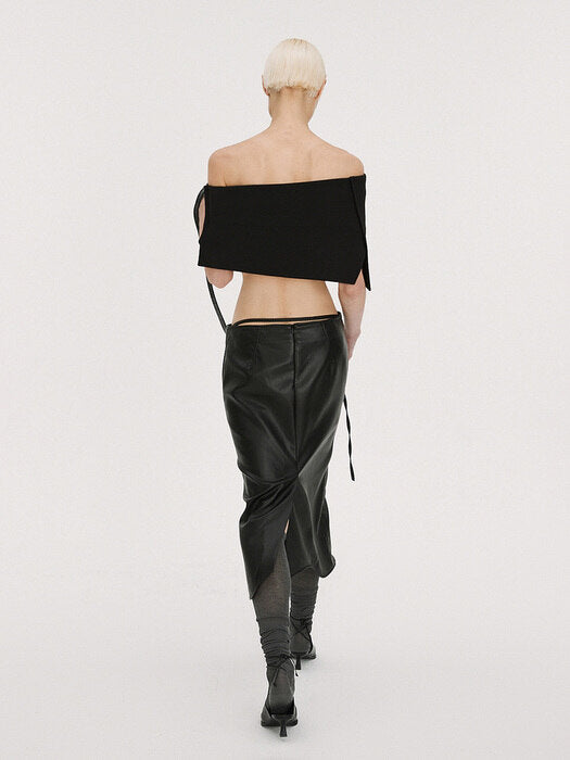 [recto] FAUX LEATHER SIGNATURE DETAIL LOW RISE SKIRT (BLACK)