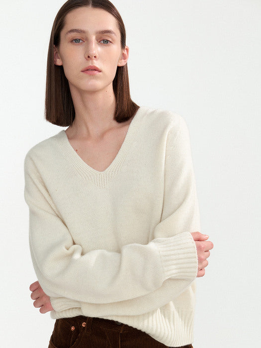 Nothing Written Erin wool v-neck pullover (Ivory)