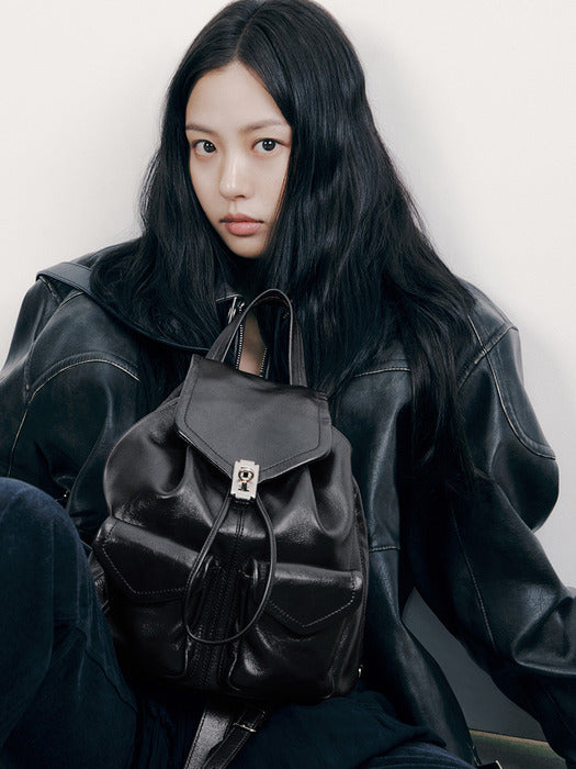 [vunque] [Vogue Pick] Occam Doux Double Pocket Backpack M (Medium) in Black