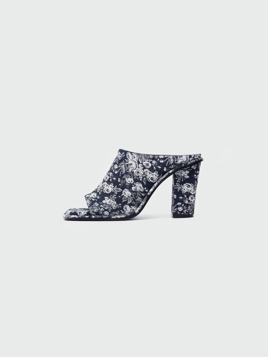 Eenk Wunky Chunky Heeled Sandals - Navy Multi