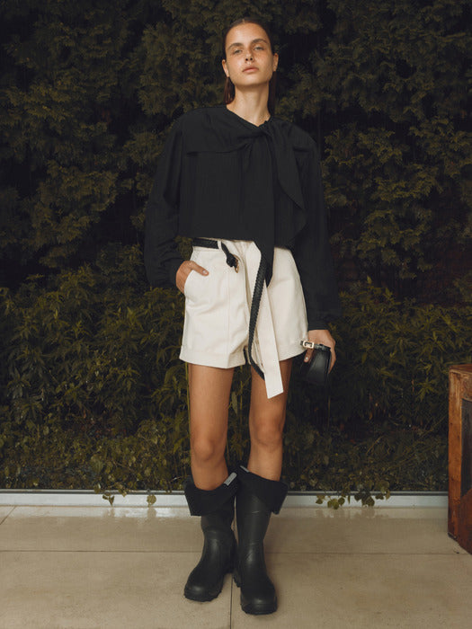 [recto] SHOULDER SCARF LAYER CROP BLOUSE (BLACK)