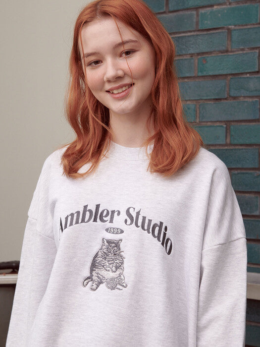 [ambler] Fat Cat Over fit Sweatshirt AMM1101 (White-melange)
