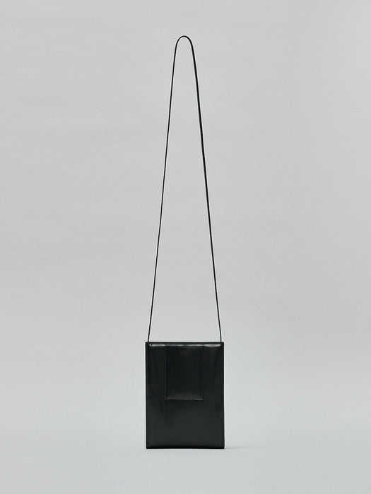 [facade pattern] Classic Passport Bag - Black