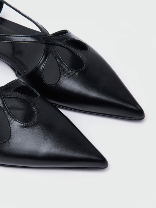 Eenk Winsely Point Toe Cross-Strap Flat Sandals - Black