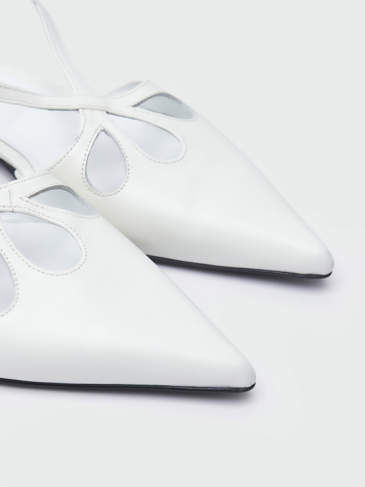 Eenk Winsely Point Toe Cross-Strap Flat Sandals - Ivory