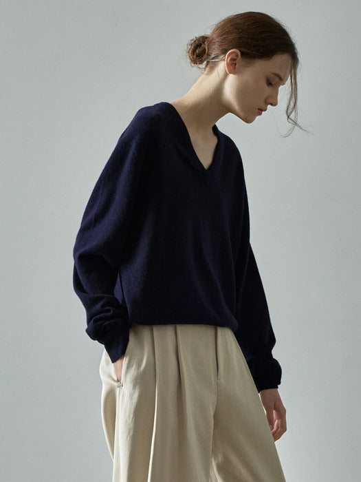 Essential V-neck Knit_navy