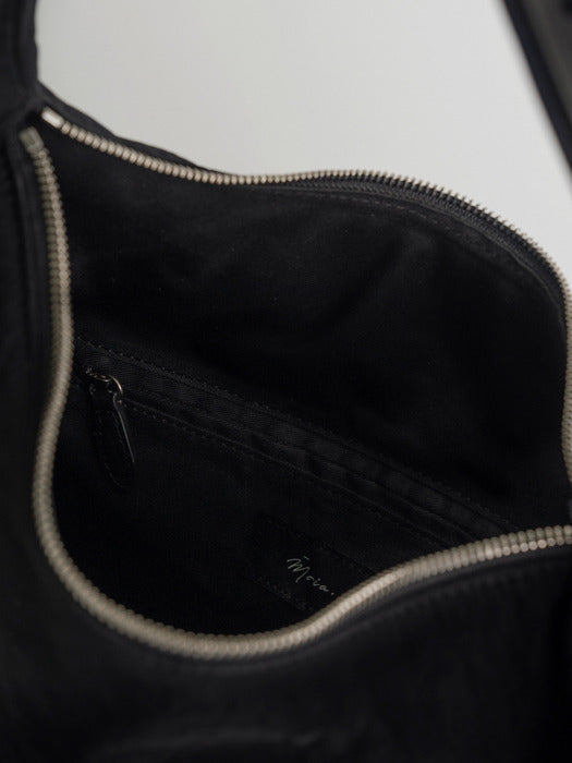 [moia] curved pillow bag (black)