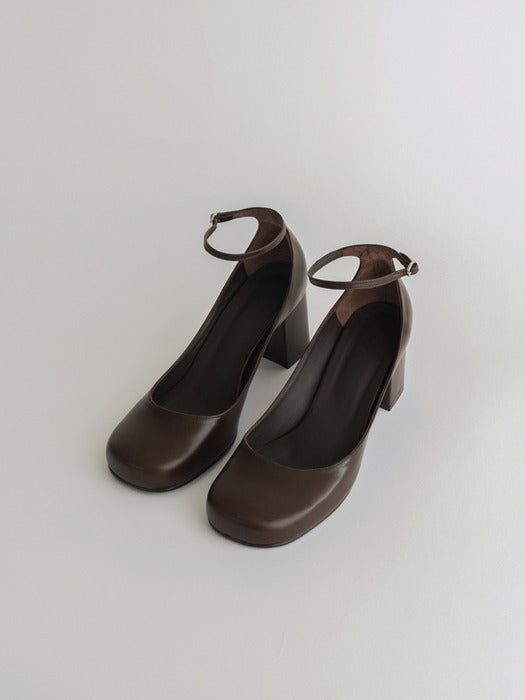 Shoes in brown - Premium quality product image