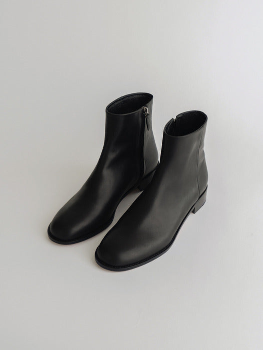 Shoes in black - Premium quality product image