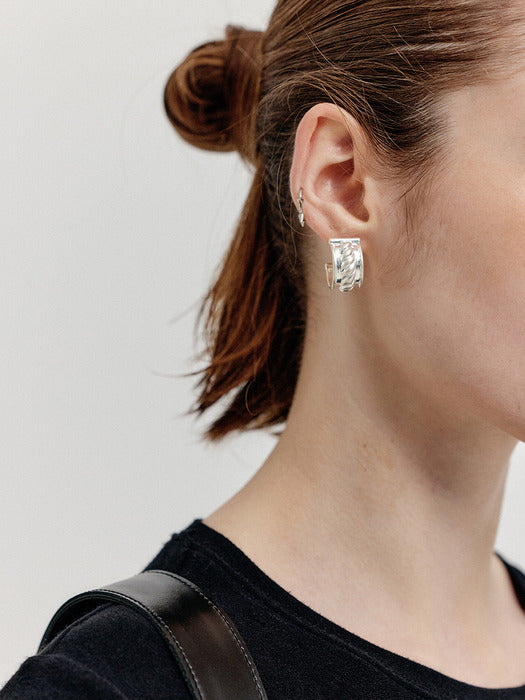 Eenk Xaver Chain Detailed Earring - Silver