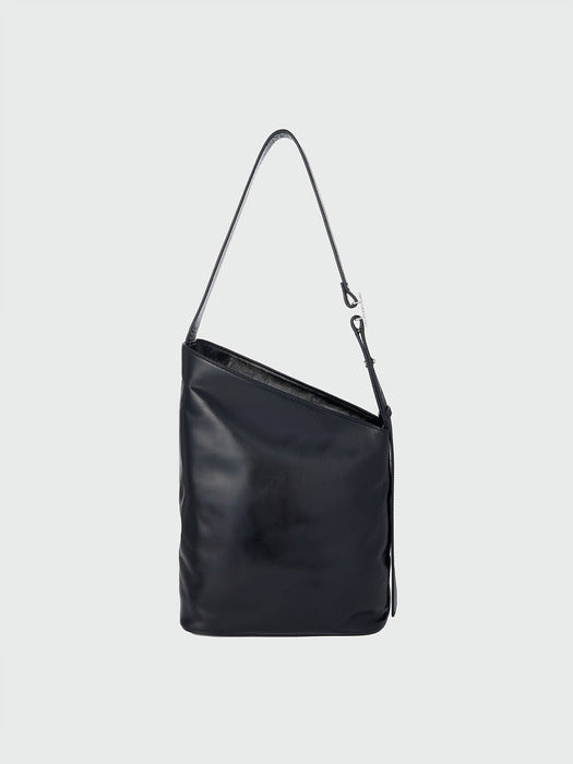 Eenk Halog Asymmetric Shoulder Bag - Black