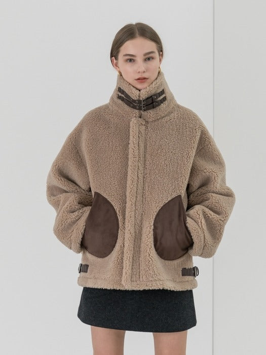 [TILLIDIE] Contrast pocket eco-shearing jacket in brown_