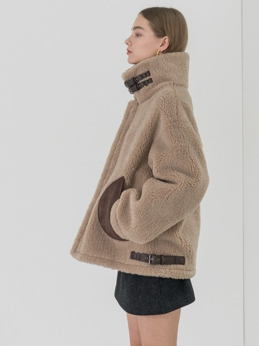 [TILLIDIE] Contrast pocket eco-shearing jacket in brown_