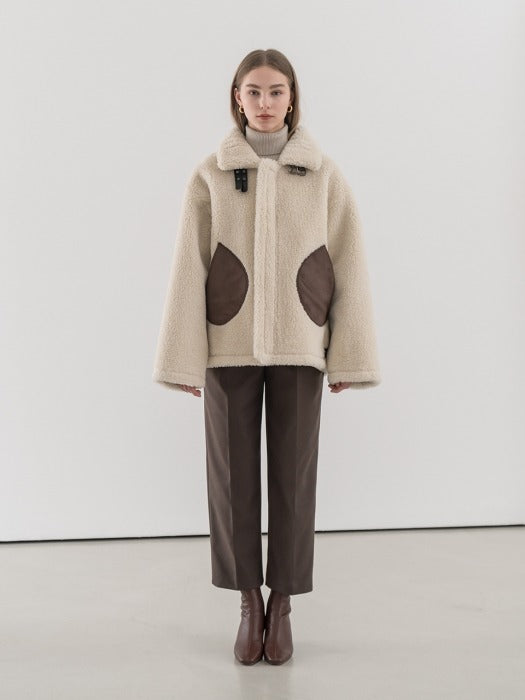 [TILLIDIE] Contrast pocket eco-shearing jacket in ivory_