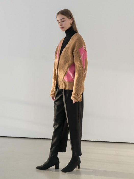 [TILLIDIE] Colorblock argyle wool cardigan in beige n pink_