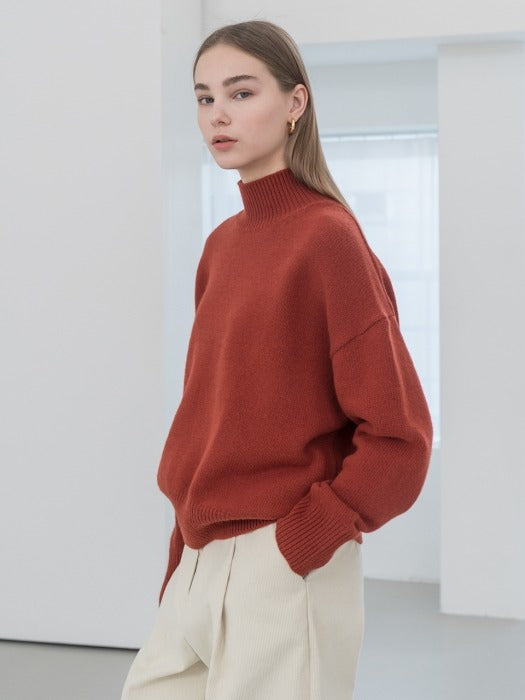 [TILLIDIE] Wool drop shoulder turtle neck sweater in wine_