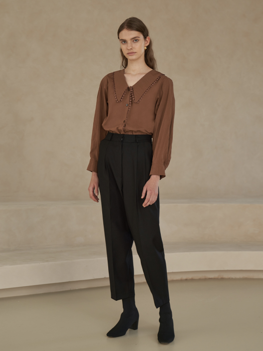 [TILLIDIE] Lace collar blouse in brown_