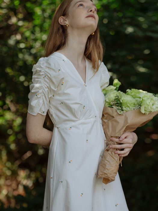 [TILLIDIE] V-neck shirring OPS(White)