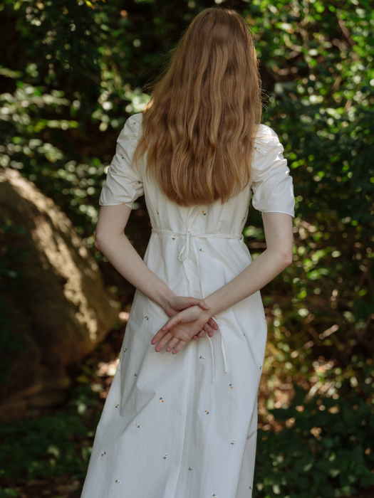 [TILLIDIE] V-neck shirring OPS(White)