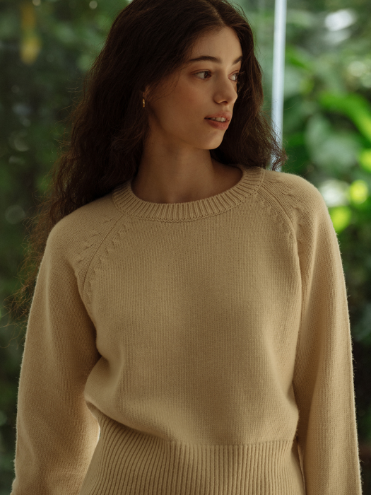 Tillidie Extra fine wool knit top Cream