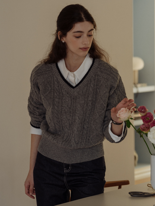 [TILLIDIE] V-neck lambswool cable knit_Gray
