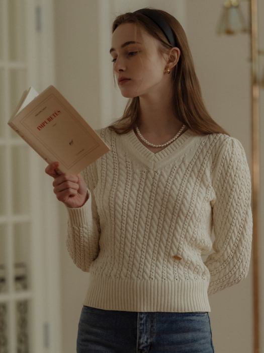 [TILLIDIE] V-neck shirring cable knit(Ivory)