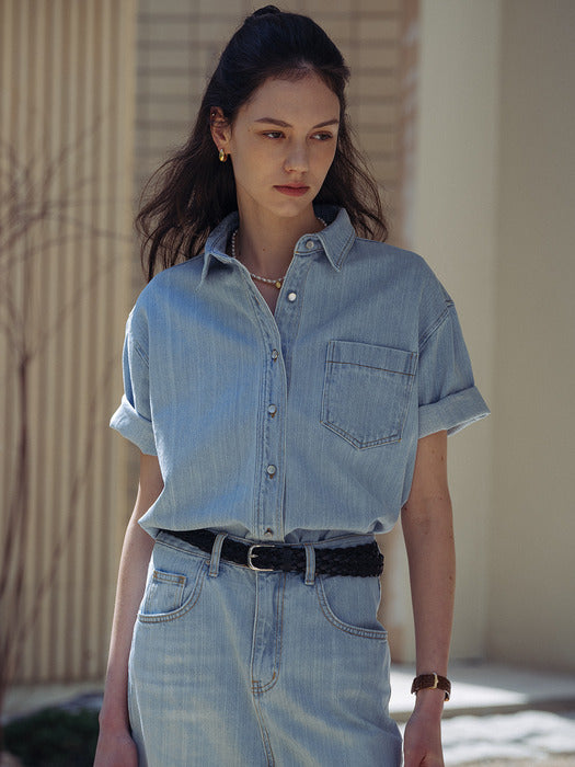 Tillidie Denim button point half shirt Light blue