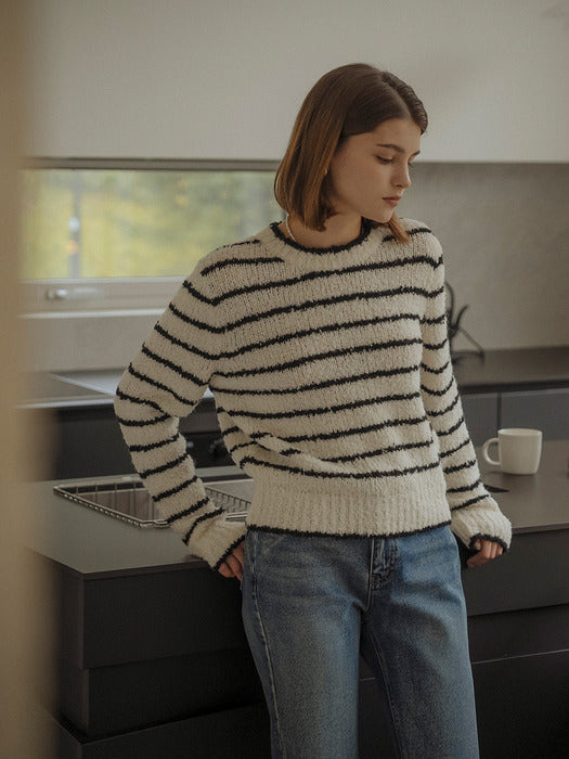 [TILLIDIE] Haze boucle round neck knit(Cream)