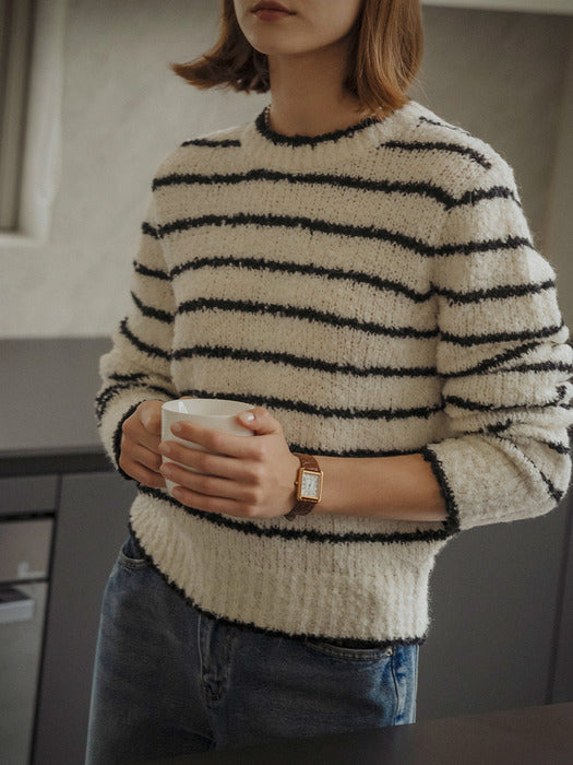 [TILLIDIE] Haze boucle round neck knit(Cream)