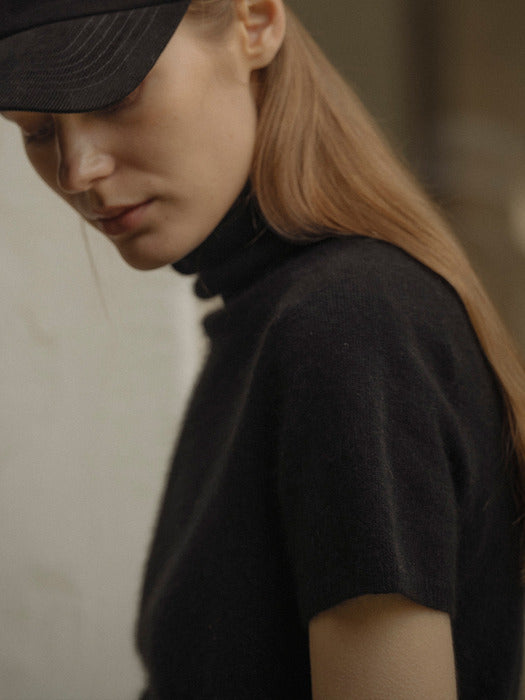 [TILLIDIE] Raccoon half turtle-neck knit_Black