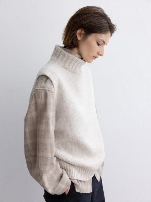 Clothing in beige - Premium quality product image