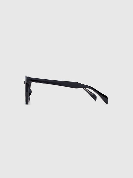 YARD black