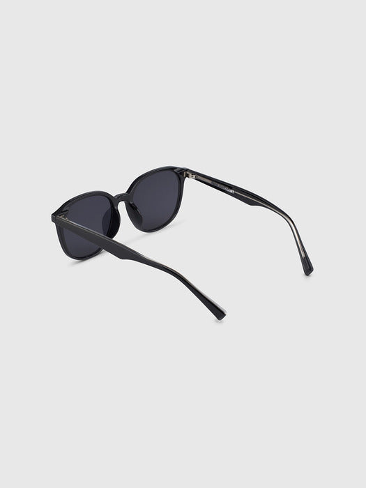 Sunglasses in black - Premium quality product image