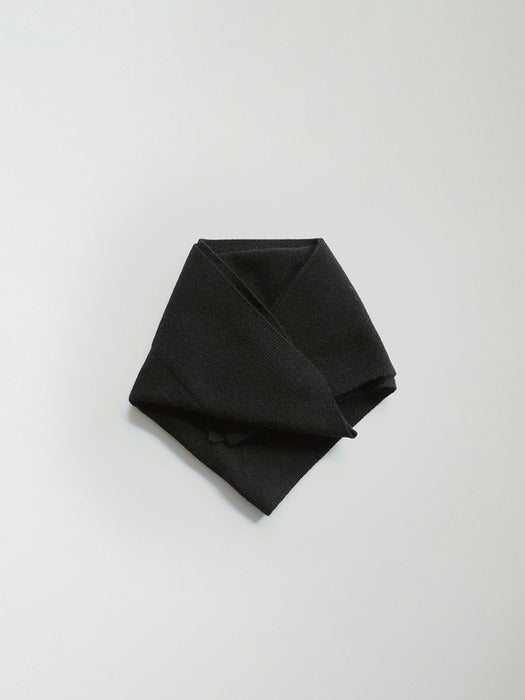 [nothing written] Triangle cashmere muffler (Black)
