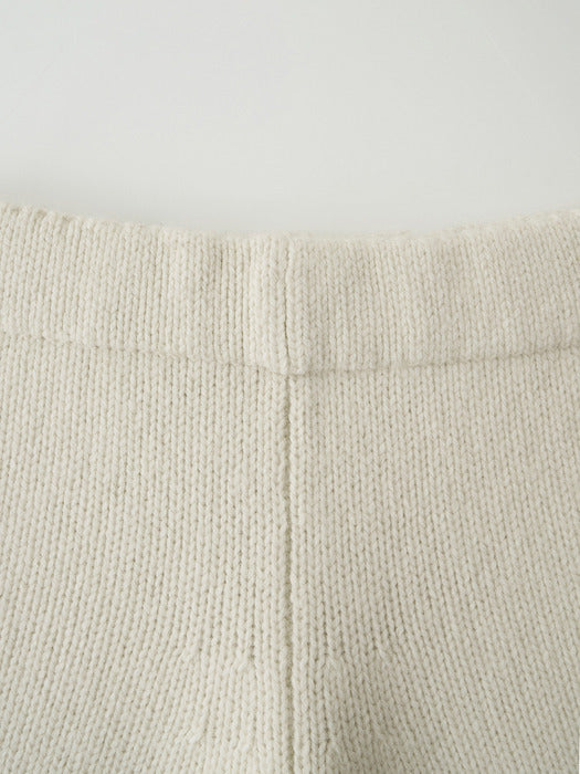 Nothing Written Knitted short pants (Ivory)