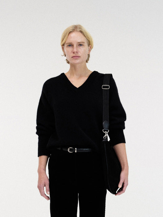 [nothing written] Pound alpaca sweater (Black)