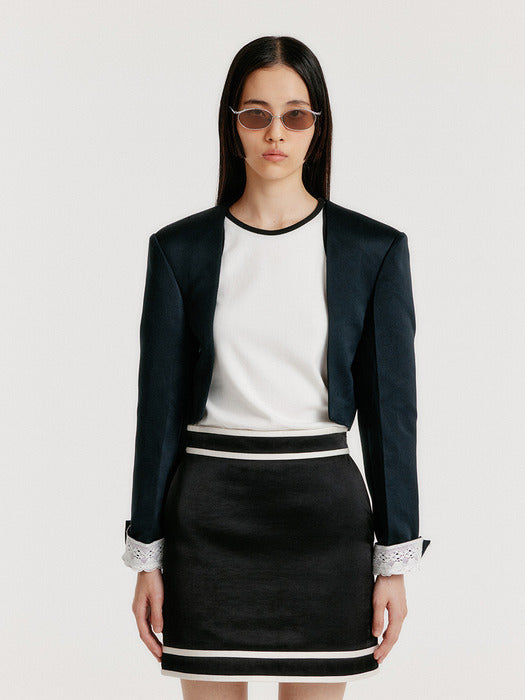 Eenk Yin Short Jacket - Black