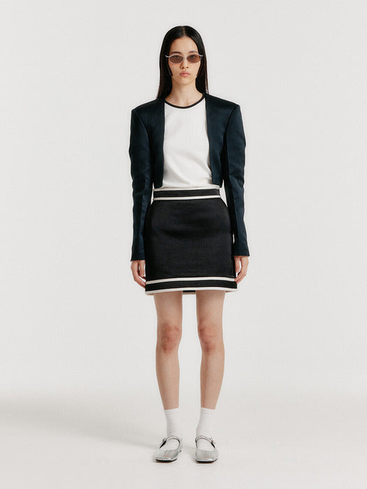 Eenk Yin Short Jacket - Black