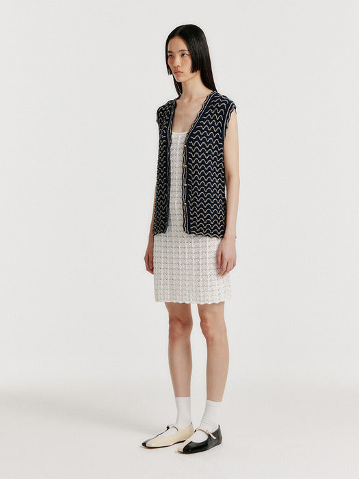 [EENK] Yuta Lace Textured Knit Vest - Navy/Cream