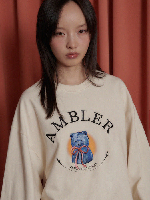 [ambler] Blue bear yearbook Over fit Sweatshirt AMM1206 (Ivory)