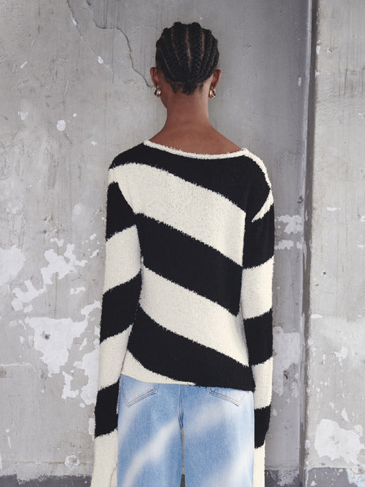 Kijun Oblique Knit Pullover Black Cream