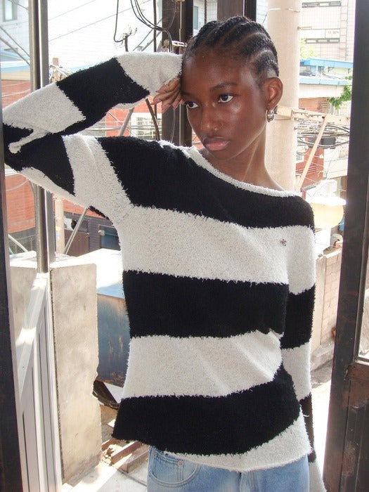 Kijun Oblique Knit Pullover Black Cream