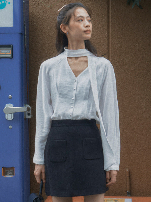 Tied collar pearl button flare blouse_Ivory