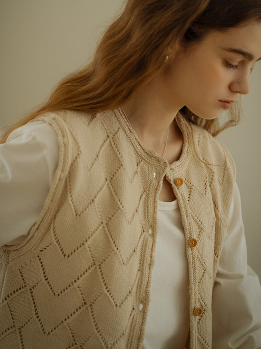 [TILLIDIE] Heart eyelet sleeveless vest_Beige